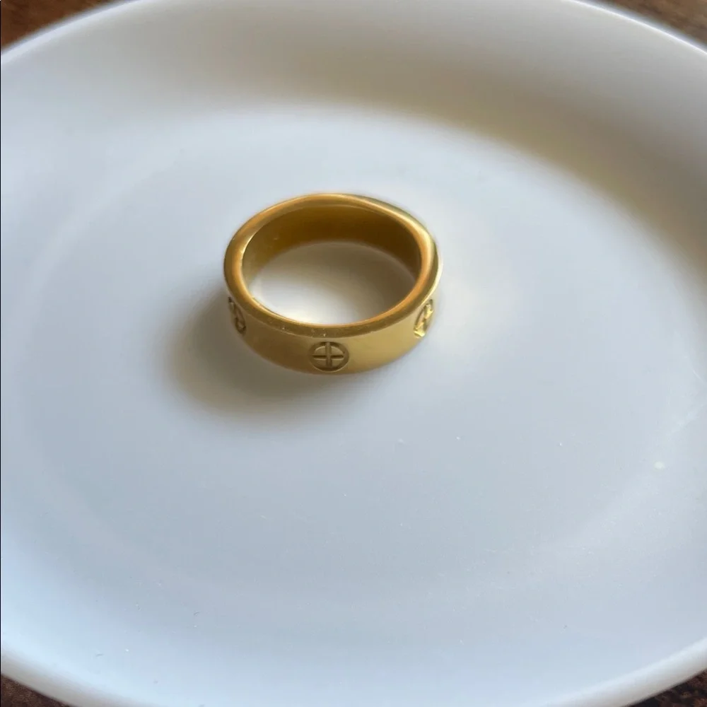❤️ 2/$20 or 3/$25 Gold-Plated Ring with Cross Design Approx Size 6